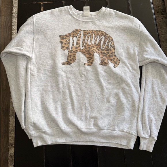 Hanes EcoSmart Sweatshirt Mama Bear Leopard Print Graphic Gray Size Medium - Picture 5 of 6
